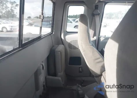 2002 Mazda B4000 Ds z USA, uszkodzony, nr VIN 4F4YR46E82TM04451